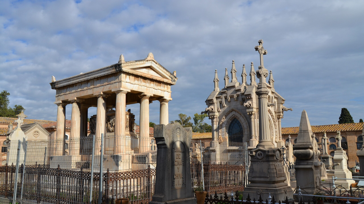 Estos son los horarios de los cementerios de Valencia durante el Día de Todos los Santos