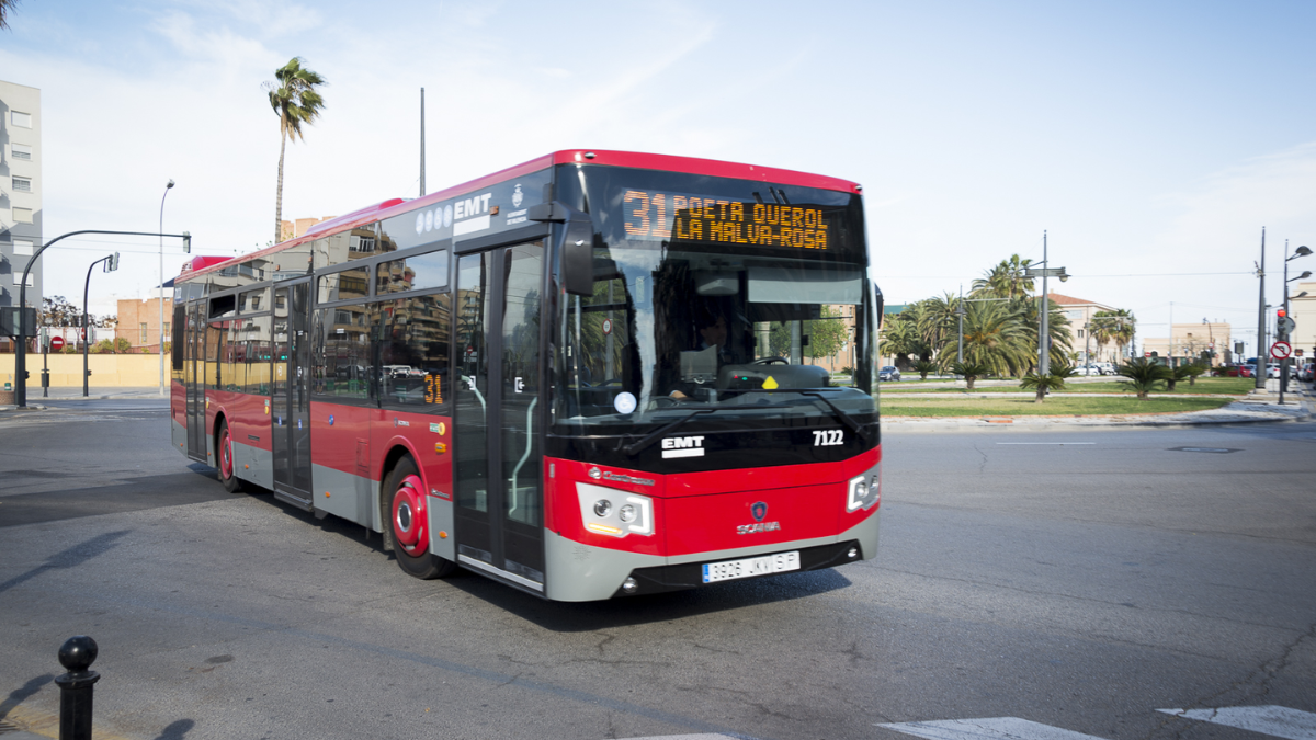 EMT Valencia prohibirá el acceso de patinetes eléctricos a sus autobuses