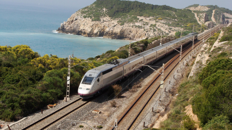 trenes euromed intercity media distancia valencia alicante barcelona murcia