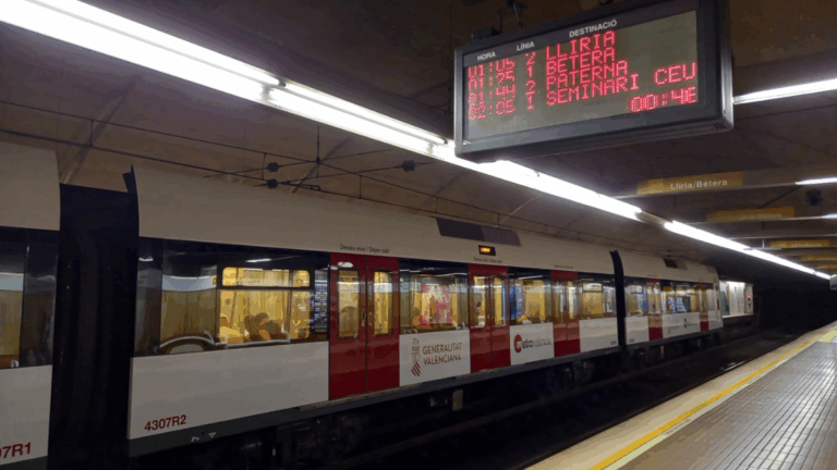 servicio especial metrovalencia agosto