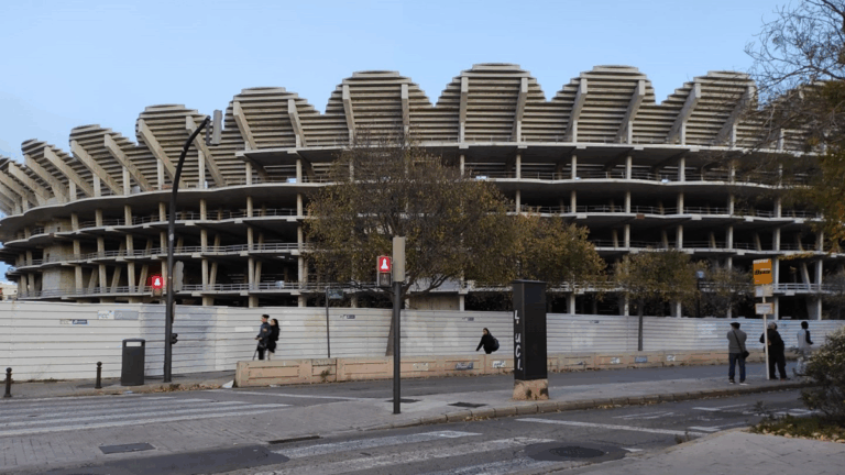 valencia uso comercial nou mestalla