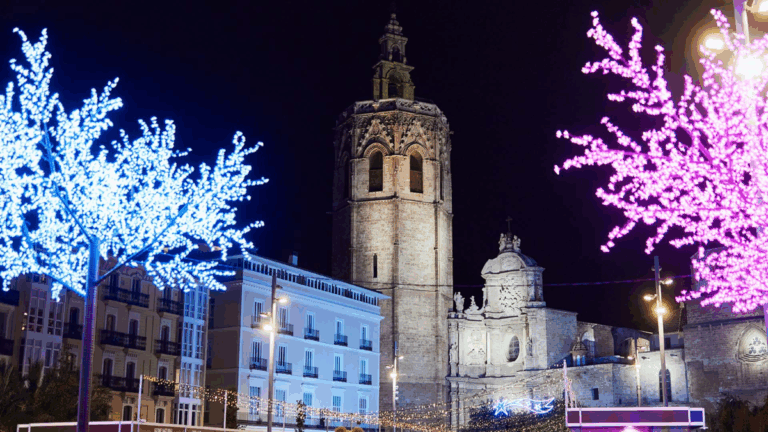 catedral torre micalet iluminación navidad