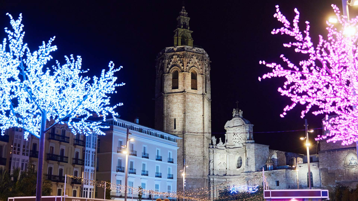 catedral torre micalet iluminación navidad
