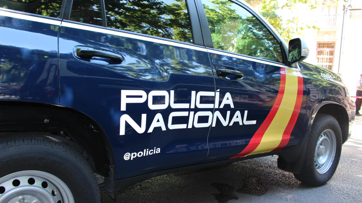 Detenido un hombre por robar seis coches de alquiler en el aeropuerto de Valencia
