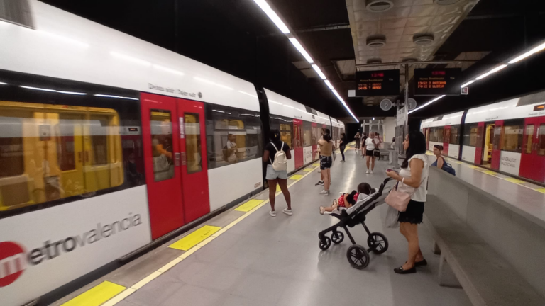 horarios metrovalencia agosto