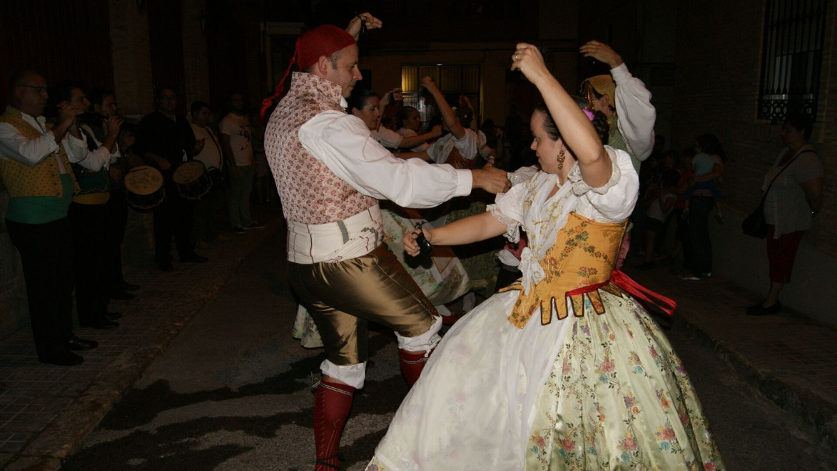 Godella celebra el 9 d’Octubre con pólvora, música y paella popular